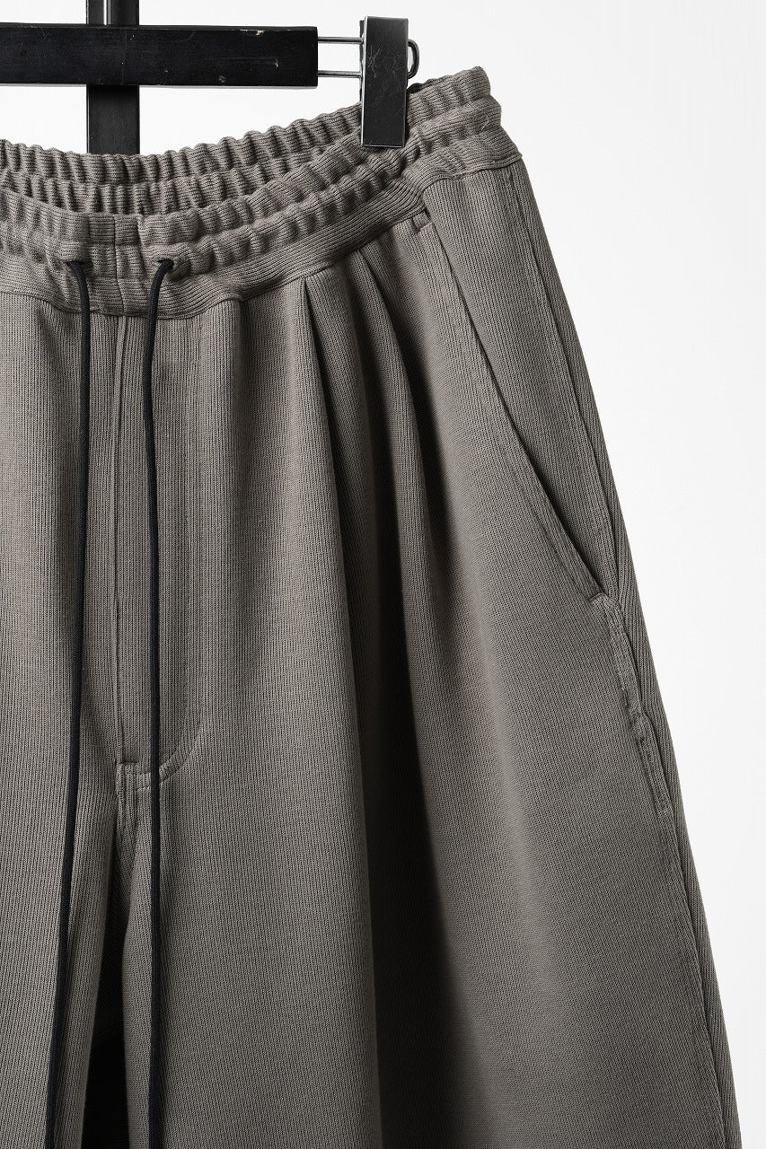 画像をギャラリービューアに読み込む, N/07 2TUCK EASY SHORTS / RIBBED CARDBOARD KNIT JERSEY (GREIGE)