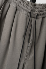 画像をギャラリービューアに読み込む, N/07 2TUCK EASY SHORTS / RIBBED CARDBOARD KNIT JERSEY (GREIGE)