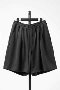 画像をギャラリービューアに読み込む, N/07 2TUCKS EASY SHORTS / RIBBED CARDBOARD KNIT JERSEY (CHARCOAL)