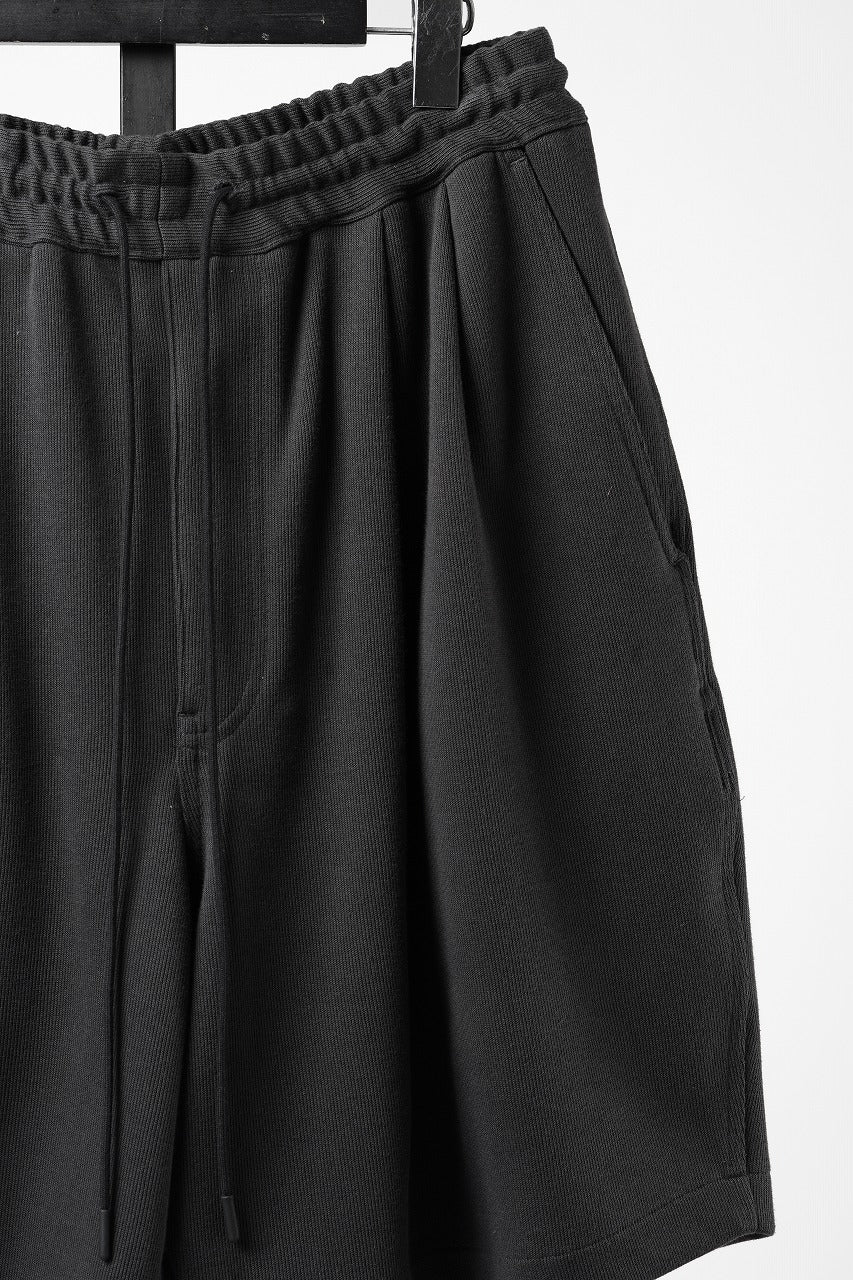 画像をギャラリービューアに読み込む, N/07 2TUCKS EASY SHORTS / RIBBED CARDBOARD KNIT JERSEY (CHARCOAL)