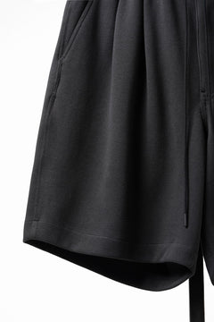 画像をギャラリービューアに読み込む, N/07 2TUCKS EASY SHORTS / RIBBED CARDBOARD KNIT JERSEY (CHARCOAL)