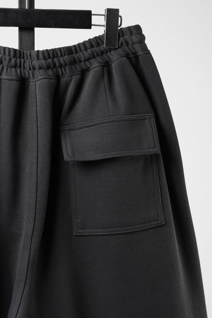 画像をギャラリービューアに読み込む, N/07 2TUCKS EASY SHORTS / RIBBED CARDBOARD KNIT JERSEY (CHARCOAL)