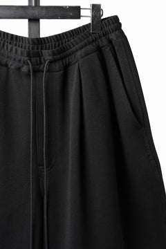 画像をギャラリービューアに読み込む, N/07 2TUCKS EASY SHORTS / RIBBED CARDBOARD KNIT JERSEY (BLACK)