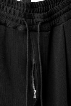 画像をギャラリービューアに読み込む, N/07 2TUCKS EASY SHORTS / RIBBED CARDBOARD KNIT JERSEY (BLACK)