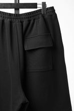 画像をギャラリービューアに読み込む, N/07 2TUCKS EASY SHORTS / RIBBED CARDBOARD KNIT JERSEY (BLACK)