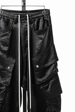 画像をギャラリービューアに読み込む, 【SAMPLE SALE】A.F ARTEFACT SATIN DROPCROTCH CARGO PANTS (BLACK)