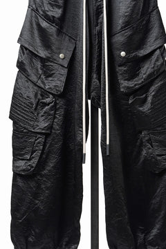 画像をギャラリービューアに読み込む, 【SAMPLE SALE】A.F ARTEFACT SATIN DROPCROTCH CARGO PANTS (BLACK)
