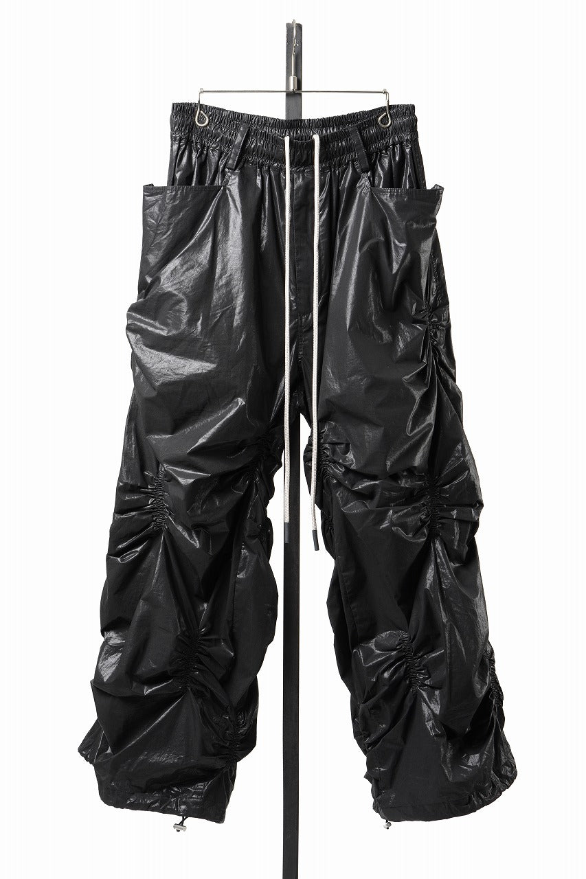 SAMPLE SALE】A.F ARTEFACT COATING RAMDOM GATHER WIDE PANTS (BLACK