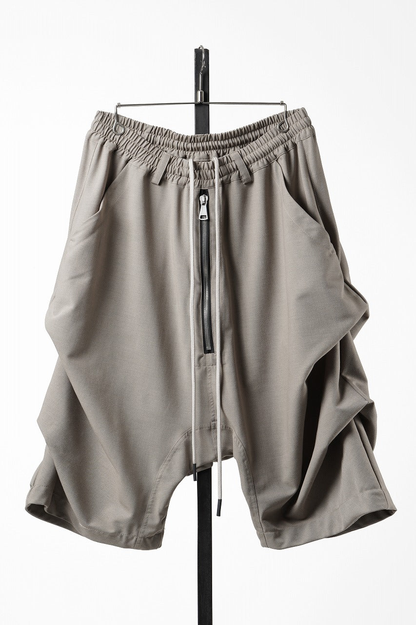 画像をギャラリービューアに読み込む, 【SAMPLE SALE】A.F ARTEFACT TUCK SHORTS / TROPICAL WOOL (LIGHT BEIGE)