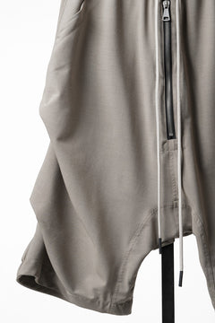 画像をギャラリービューアに読み込む, 【SAMPLE SALE】A.F ARTEFACT TUCK SHORTS / TROPICAL WOOL (LIGHT BEIGE)