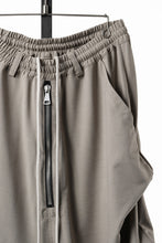 画像をギャラリービューアに読み込む, 【SAMPLE SALE】A.F ARTEFACT TUCK SHORTS / TROPICAL WOOL (LIGHT BEIGE)