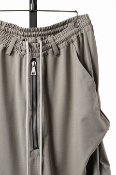 画像をギャラリービューアに読み込む, 【SAMPLE SALE】A.F ARTEFACT TUCK SHORTS / TROPICAL WOOL (LIGHT BEIGE)