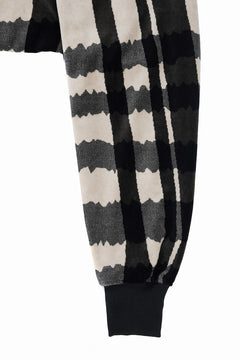 Load image into Gallery viewer, A.F ARTEFACT SAROUEL JOGGER PANTS / JACQUARD DEFORMED PLAID VELOR (BLACK x GREY x IVORY)