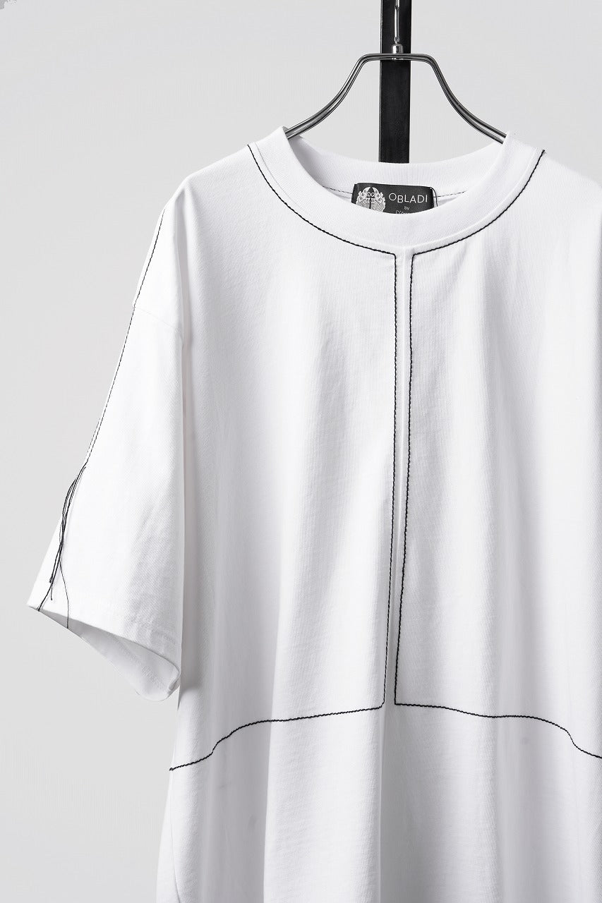 Load image into Gallery viewer, OBLADI BLACK STITCHES ON HALF BODY WHITE T-SHIRT (WHITE)