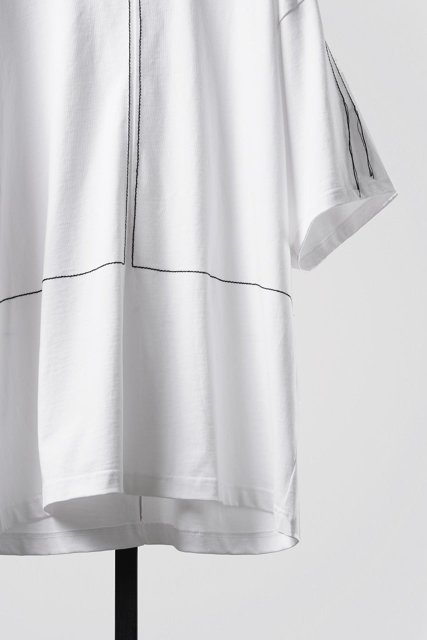 Load image into Gallery viewer, OBLADI BLACK STITCHES ON HALF BODY WHITE T-SHIRT (WHITE)