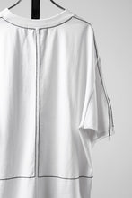 Load image into Gallery viewer, OBLADI BLACK STITCHES ON HALF BODY WHITE T-SHIRT (WHITE)