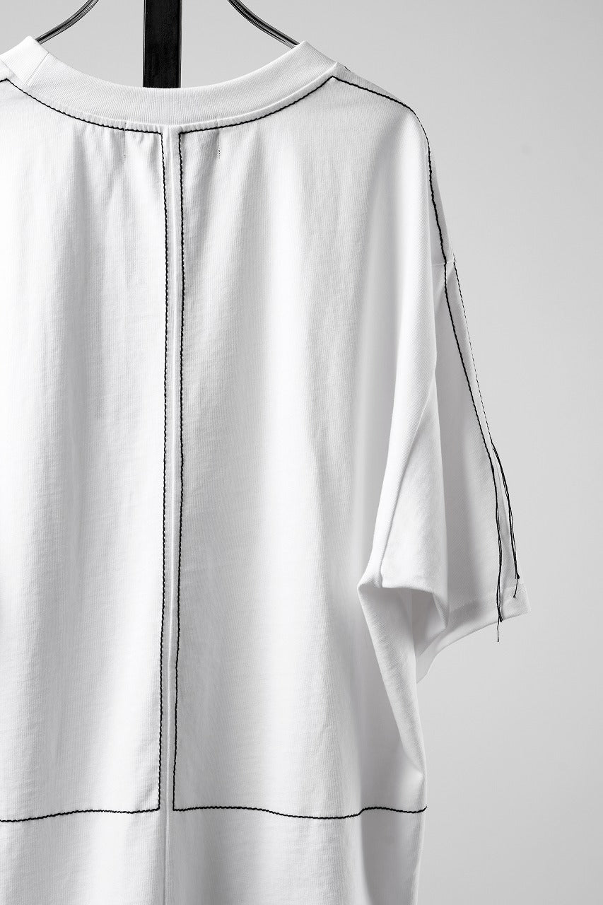 Load image into Gallery viewer, OBLADI BLACK STITCHES ON HALF BODY WHITE T-SHIRT (WHITE)