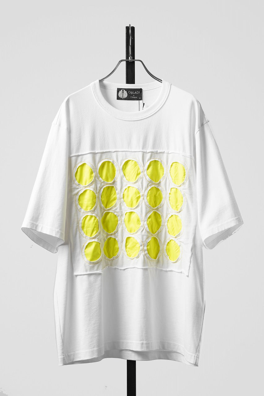 Load image into Gallery viewer, OBLADI CIRCLE CUT WHITE-YELLOW T-SHIRT (WHITE)
