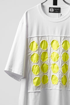 Load image into Gallery viewer, OBLADI CIRCLE CUT WHITE-YELLOW T-SHIRT (WHITE)