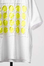 Load image into Gallery viewer, OBLADI CIRCLE CUT WHITE-YELLOW T-SHIRT (WHITE)