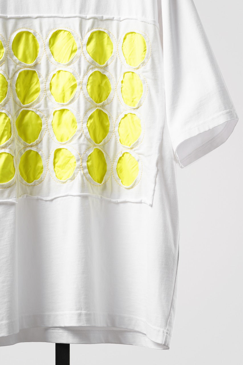 Load image into Gallery viewer, OBLADI CIRCLE CUT WHITE-YELLOW T-SHIRT (WHITE)