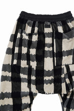 Load image into Gallery viewer, A.F ARTEFACT SAROUEL JOGGER PANTS / JACQUARD DEFORMED PLAID VELOR (BLACK x GREY x IVORY)