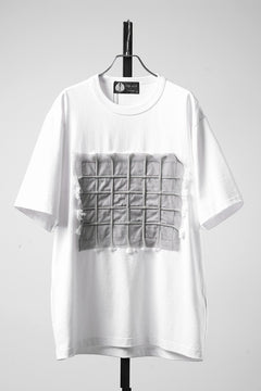 Load image into Gallery viewer, OBLADI WHITE T-SHIRT WITH GREEN-PURPLE CRISSCROSS SQUARE STITCHES ON MESH (WHITE)