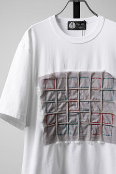Load image into Gallery viewer, OBLADI WHITE T-SHIRT WITH GREEN-RED CRISSCROSS SQUARE STITCHES ON MESH (WHITE)