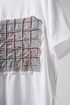 Load image into Gallery viewer, OBLADI WHITE T-SHIRT WITH GREEN-RED CRISSCROSS SQUARE STITCHES ON MESH (WHITE)