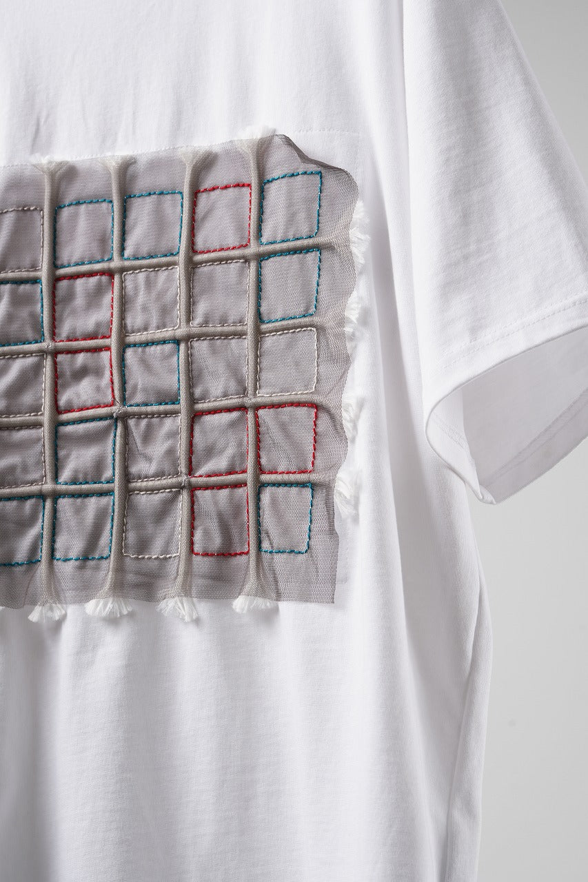 Load image into Gallery viewer, OBLADI WHITE T-SHIRT WITH GREEN-RED CRISSCROSS SQUARE STITCHES ON MESH (WHITE)