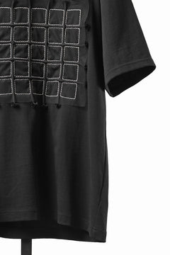 Load image into Gallery viewer, OBLADI BLACK T-SHIRT WITH BEIGE CRISSCROSS SQUARE STITCHES ON MESH (BLACK)