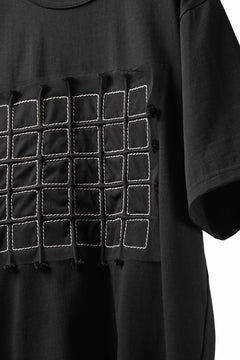 Load image into Gallery viewer, OBLADI BLACK T-SHIRT WITH BEIGE CRISSCROSS SQUARE STITCHES ON MESH (BLACK)