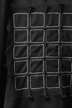 Load image into Gallery viewer, OBLADI BLACK T-SHIRT WITH BEIGE CRISSCROSS SQUARE STITCHES ON MESH (BLACK)