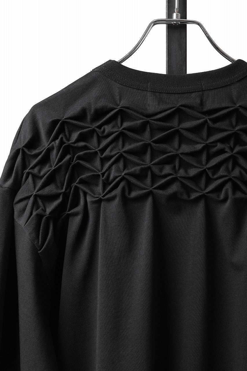 Load image into Gallery viewer, OBLADI YOKE SMOCKING T-SHIRT (BLACK)
