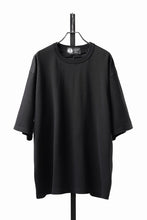 Load image into Gallery viewer, OBLADI YOKE SMOCKING T-SHIRT (BLACK)