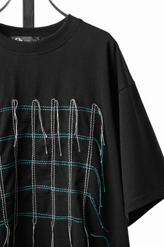 Load image into Gallery viewer, OBLADI GREEN &amp; BEIGE GRID STITCHES ON BLACK T-SHIRT (BLACK)