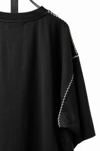 Load image into Gallery viewer, OBLADI JINBEI T SHIRT (BLACK)