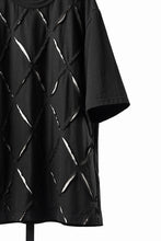 Load image into Gallery viewer, OBLADI ARGYLE JERSEY PATCHWORK T-SHIRT (BLACK x WHITE)