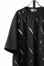 Load image into Gallery viewer, OBLADI ARGYLE JERSEY PATCHWORK T-SHIRT (BLACK x WHITE)