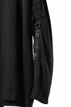 Load image into Gallery viewer, OBLADI D-RING LONG SLEEVE T-SHIRT (BLACK)