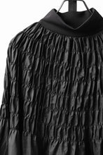 Load image into Gallery viewer, OBLADI HALF-BODY GATHERED PARACHUTE LONG SLEEVES (BLACK)