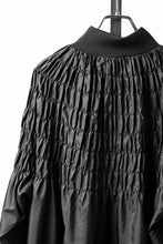 Load image into Gallery viewer, OBLADI HALF-BODY GATHERED PARACHUTE LONG SLEEVES (BLACK)