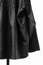 Load image into Gallery viewer, OBLADI HALF-BODY GATHERED PARACHUTE LONG SLEEVES (BLACK)
