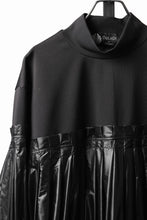 Load image into Gallery viewer, OBLADI PARACHUTE KNIFE- PLEAT TOPS (BLACK)