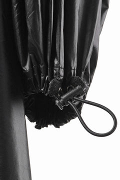 Load image into Gallery viewer, OBLADI PARACHUTE KNIFE- PLEAT TOPS (BLACK)