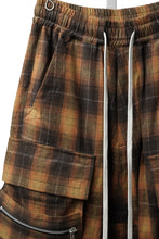 画像をギャラリービューアに読み込む, A.F ARTEFACT PLAID SAROUEL ZIP CARGO SHORTS (BLACK CAMEL)
