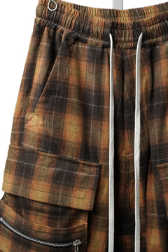 画像をギャラリービューアに読み込む, A.F ARTEFACT PLAID SAROUEL ZIP CARGO SHORTS (BLACK CAMEL)