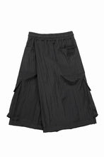 画像をギャラリービューアに読み込む, A.F ARTEFACT VOLUME WRAP CARGO SHORTS (BLACK)