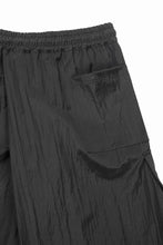 画像をギャラリービューアに読み込む, A.F ARTEFACT VOLUME WRAP CARGO SHORTS (BLACK)