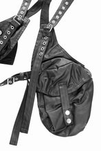 画像をギャラリービューアに読み込む, A.F ARTEFACT MATTE COATING CARGO VEST BAG (BLACK)